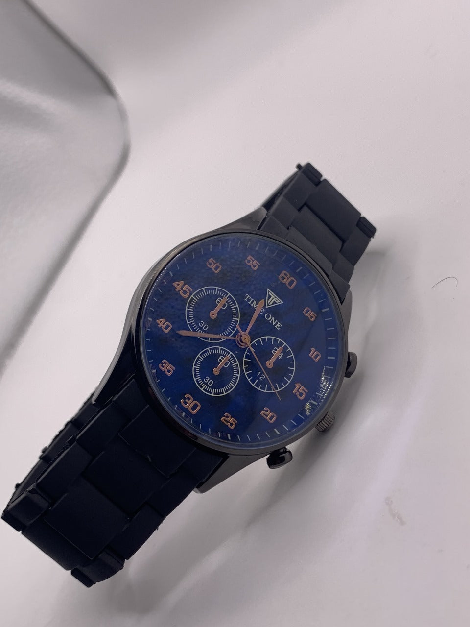 Fashion Watch – Durable Plastic Chain, Dual Color Options