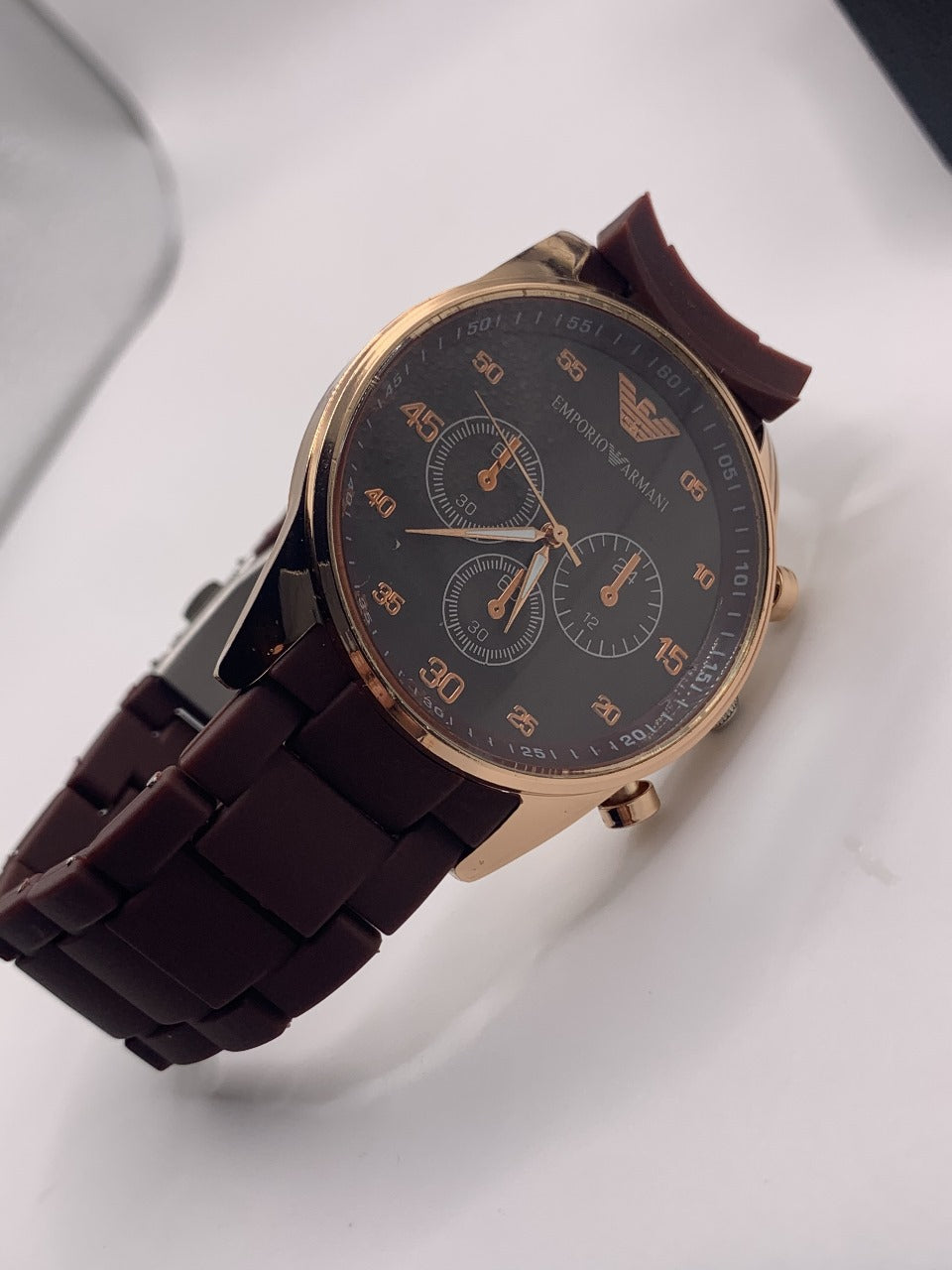 Fashion Watch – Durable Plastic Chain, Dual Color Options ( Brown)