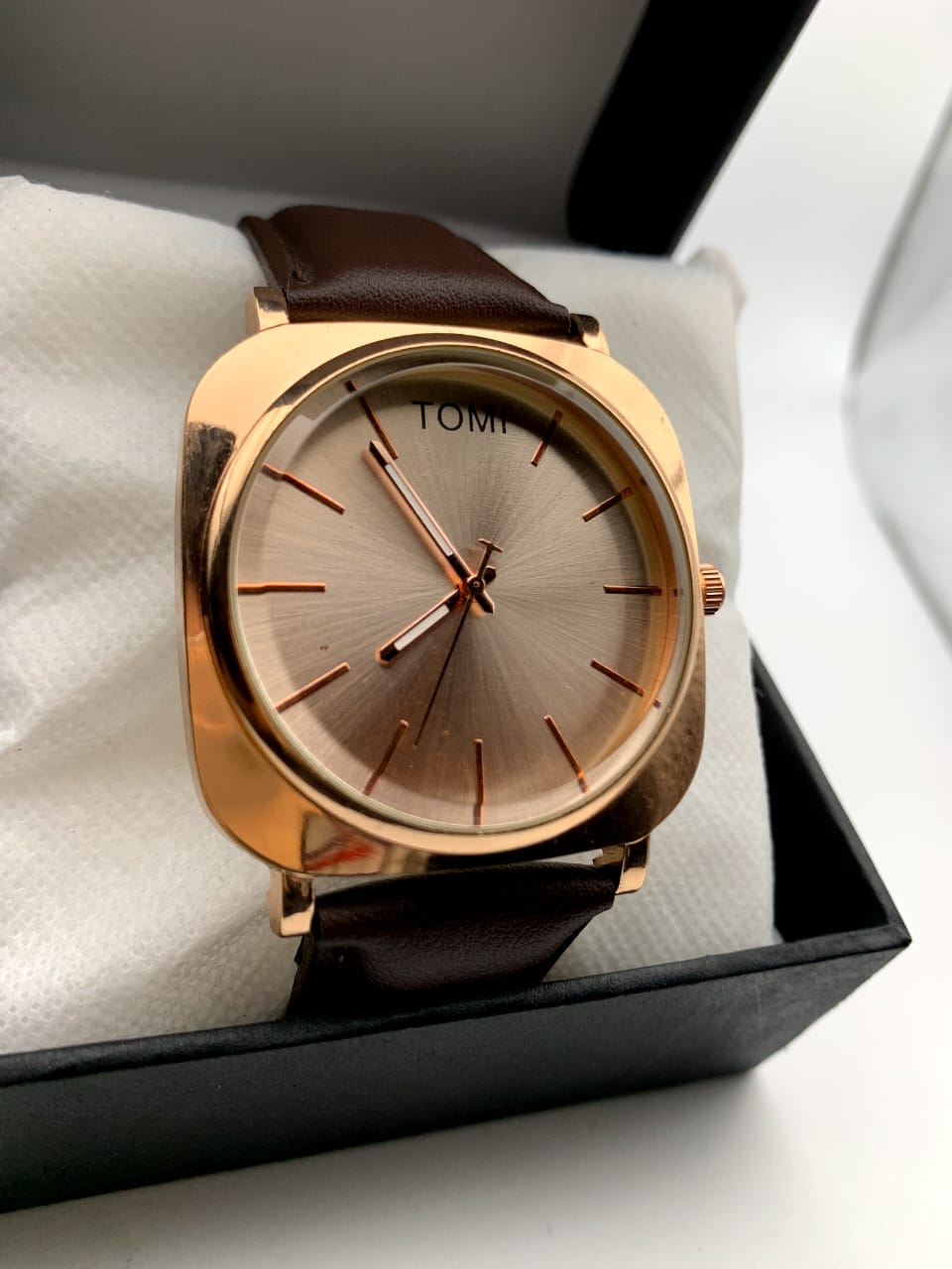 Premium Pure Leather Fashion Watch for Men – Dual Color Options